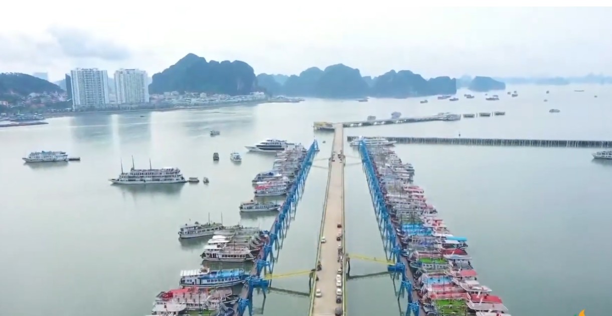 THT Việt Nam tham quan Vịnh Hạ Long