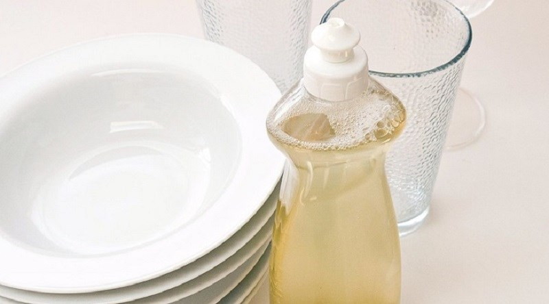 Mách bạn 5 lợi ích của nước rửa chén sinh học