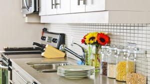 Mẹo làm sạch bếp gas, inox, và nồi chiên không dầu